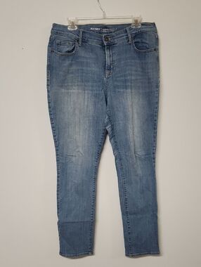 Old Navy Women's Light Wash Jeans